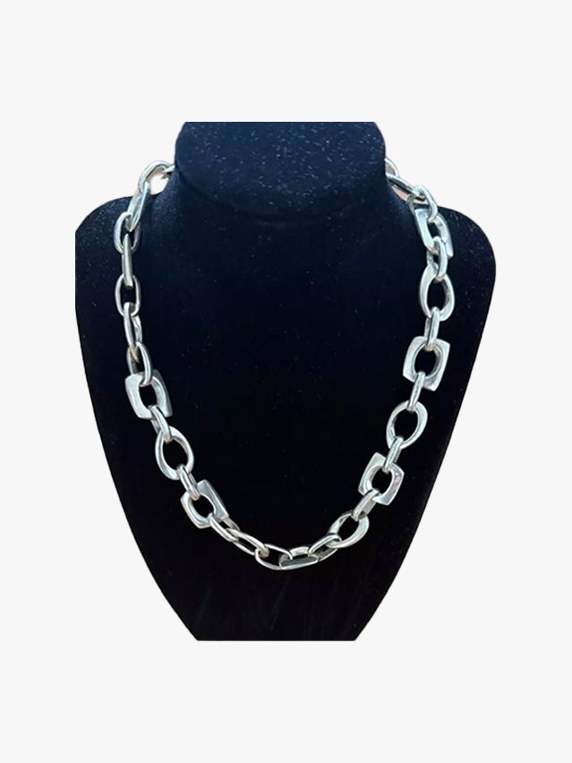 Image may contain: Accessories, Jewelry, Necklace, and Chain