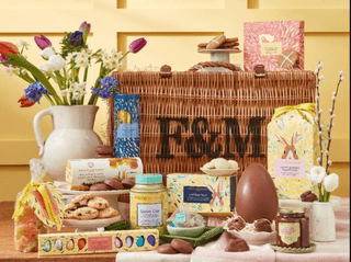 Image may contain Fun Leisure Activities Picnic and Picnic Basket
